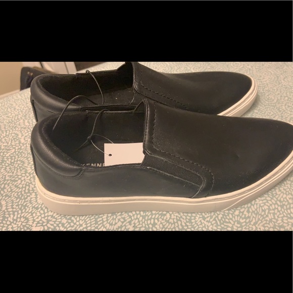 Kenneth Cole Sneakers - Brand New - Picture 1 of 2